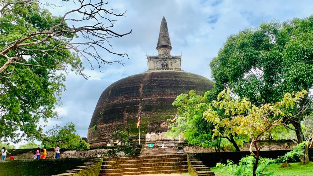 Rankoth Vehera | Polonnaruwa | Sri Lanka Wonders