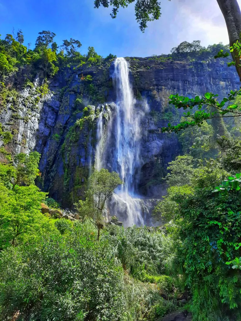 diyaluma falls
