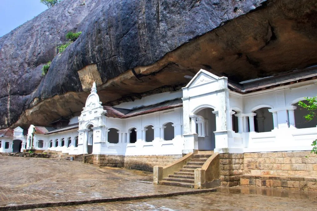 dambulla cave temple
