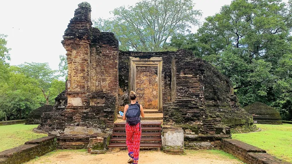 pothgul vihara-polonnaruwa